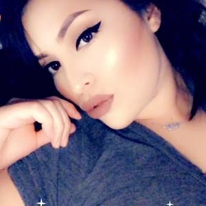 Meet your Posher, Leanna